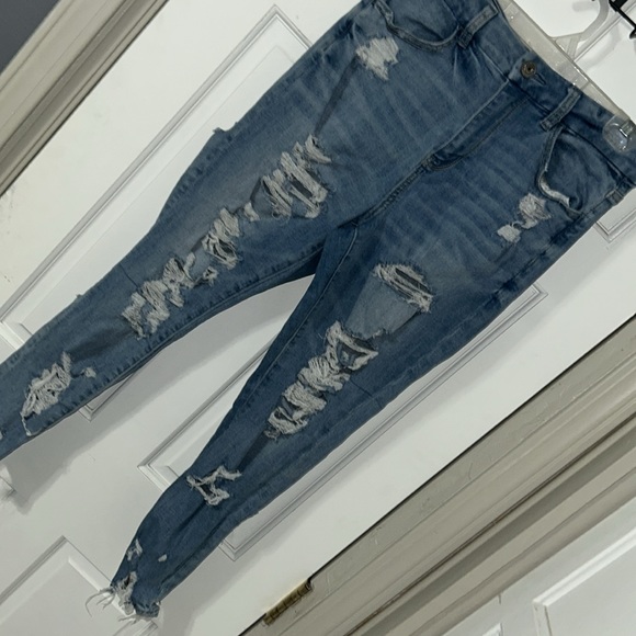 American Eagle 🦅 Jeans - Picture 2 of 9